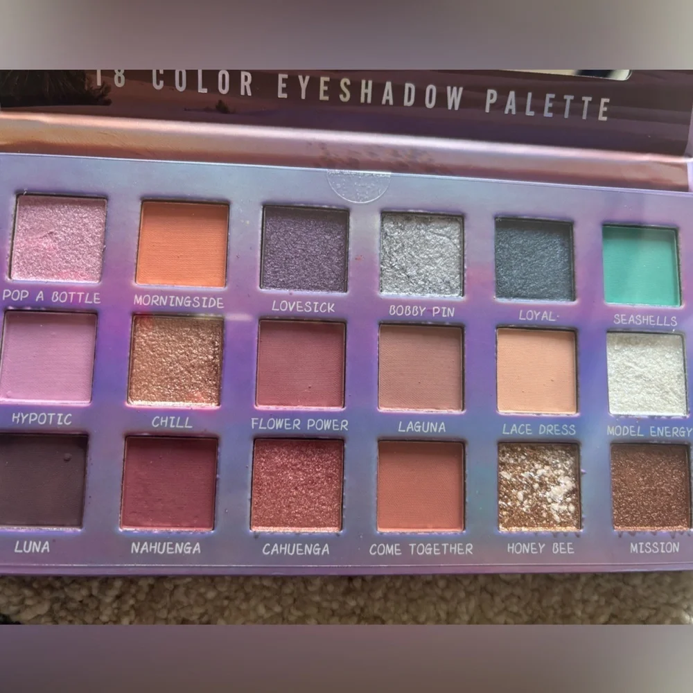 She Makeup Nebula Eyeshadow Palette